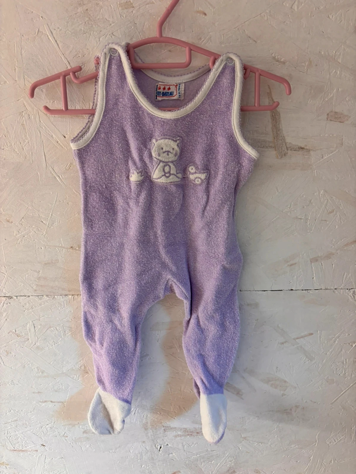 Dors-bien / Barboteuse en éponge violette vintage – Petit Bateau – 6 mois (67 cm)